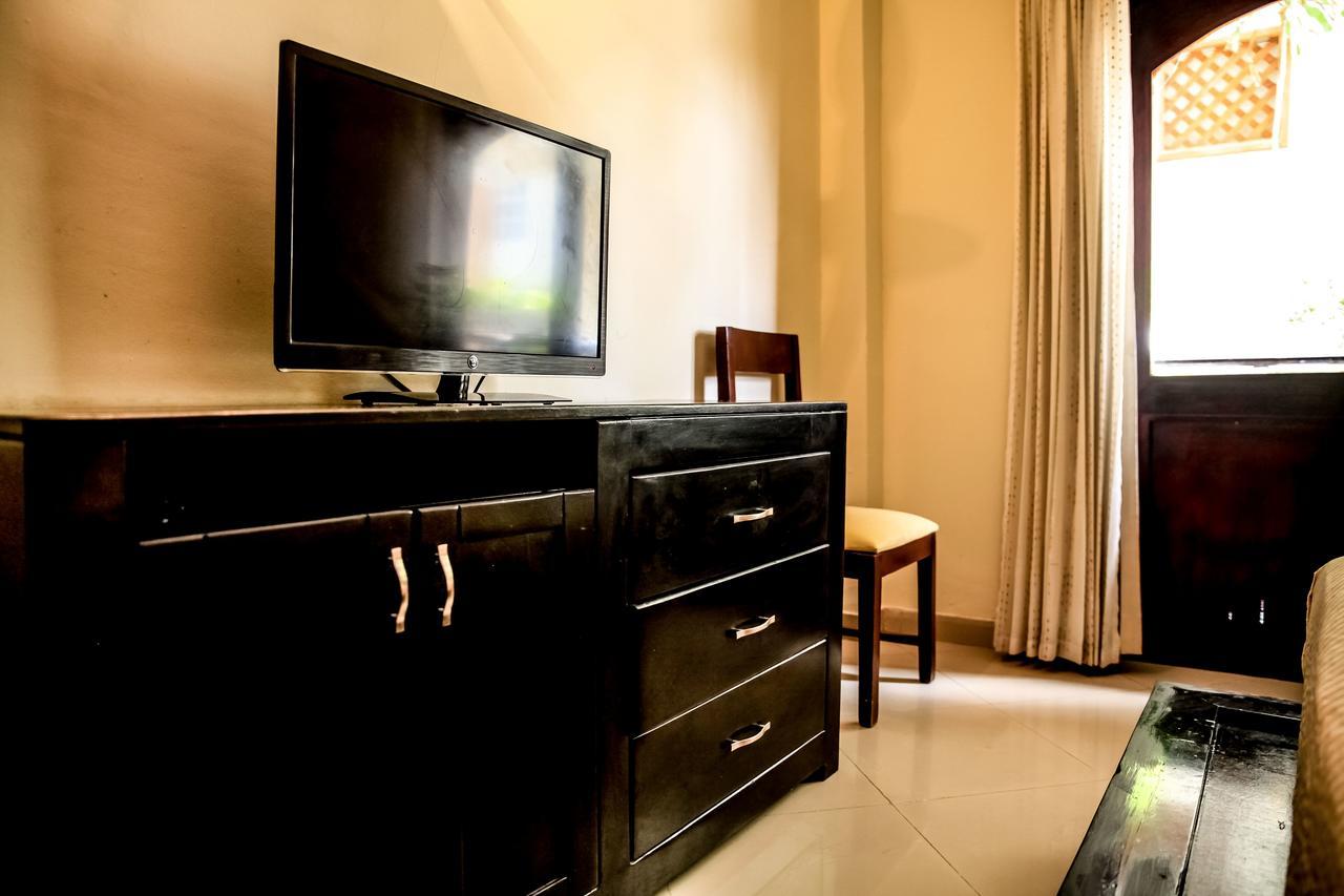 פונטה קאנה Hotel Seranta Brisas De Bavaro (Adults Only) מראה חיצוני תמונה