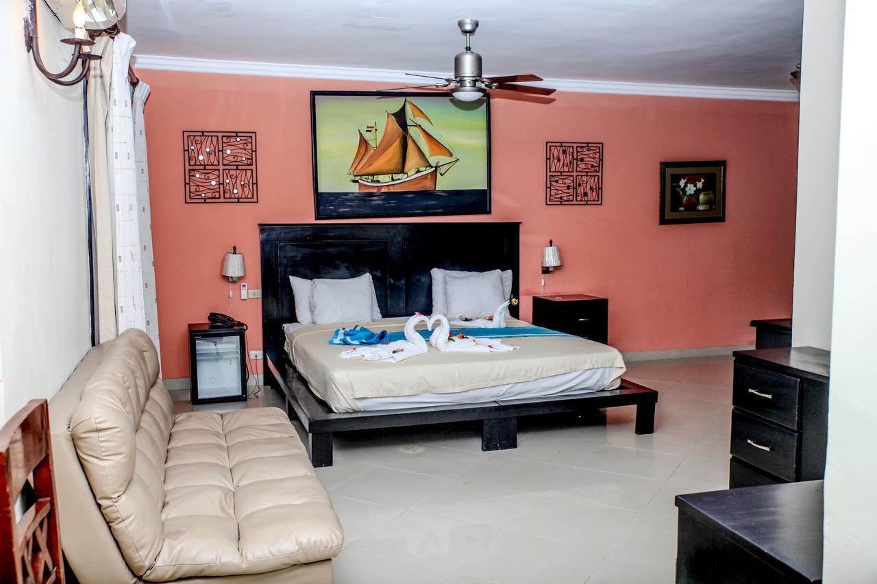 פונטה קאנה Hotel Seranta Brisas De Bavaro (Adults Only) מראה חיצוני תמונה