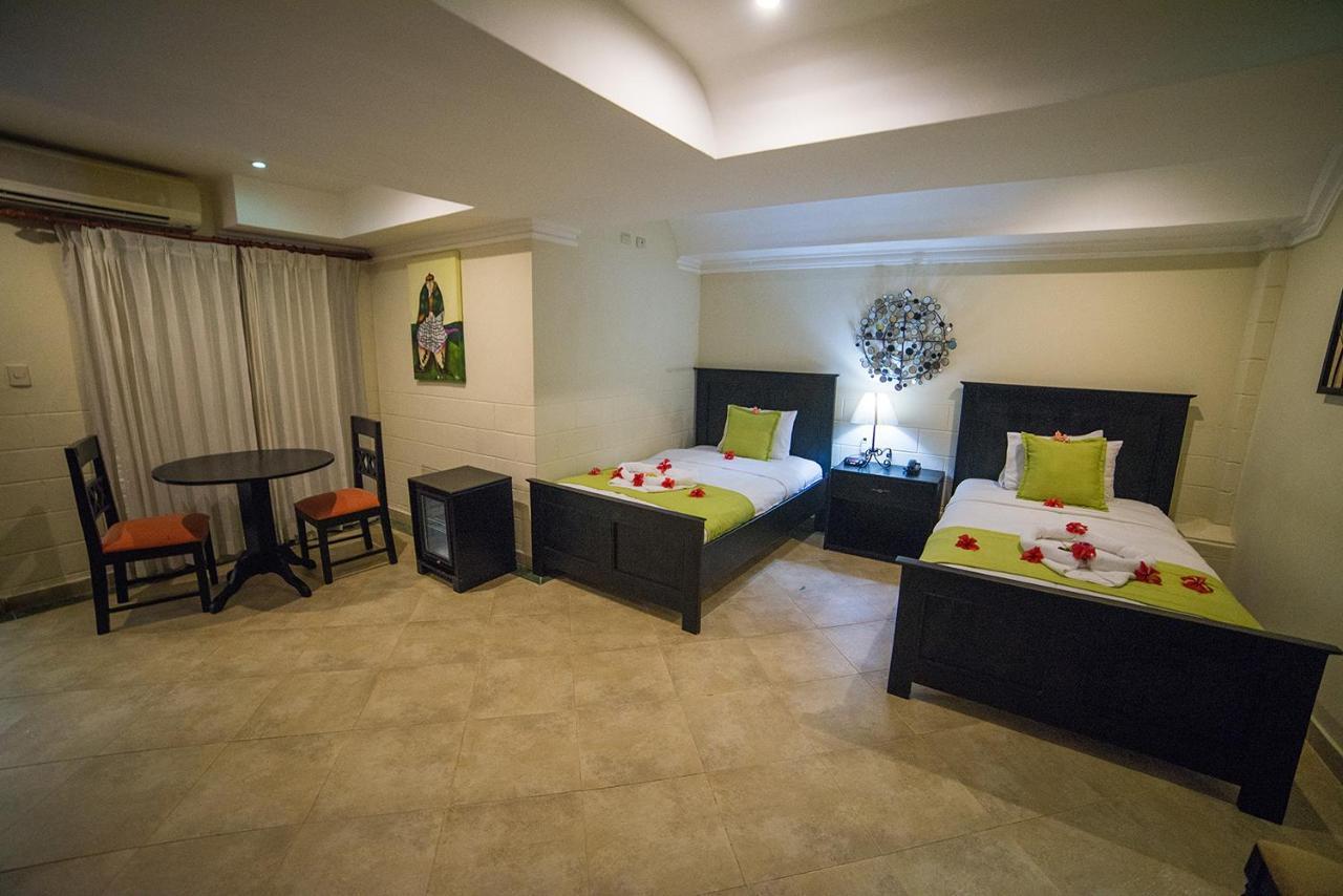 פונטה קאנה Hotel Seranta Brisas De Bavaro (Adults Only) מראה חיצוני תמונה